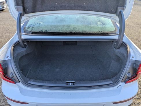 Used 2024 Volvo S60 B5 Core image 31