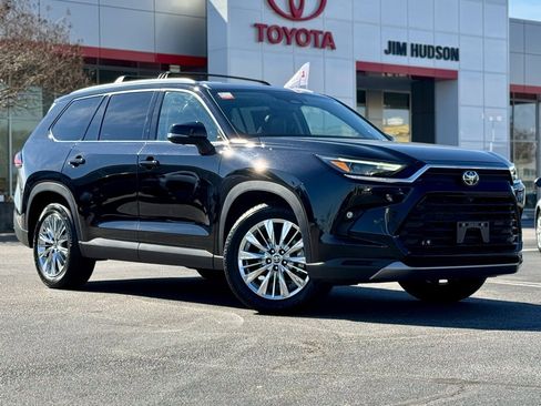Used 2024 Toyota Grand Highlander Platinum image 2
