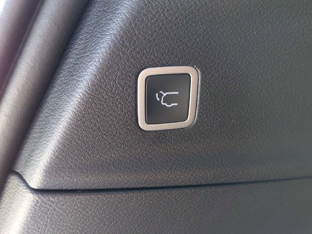 New 2026 Chrysler Pacifica Select AWD/4WD image 28