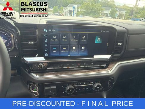 Used 2025 Chevrolet Silverado 1500 RST AWD/4WD image 34