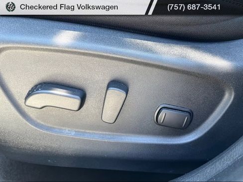 Used 2019 Nissan Rogue SV image 23