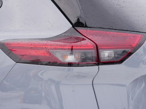 Certified 2023 Nissan Rogue SL w/ SL Premium Package image 17