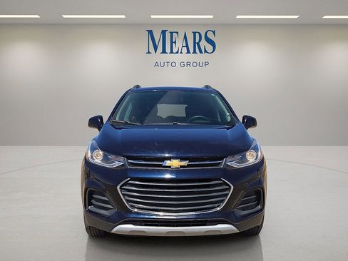 Used 2021 Chevrolet Trax LT w/ LT Convenience Package AWD/4WD image 8