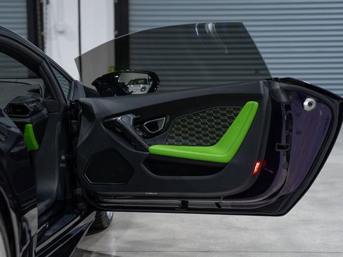 Used 2018 Lamborghini Huracan LP 580-2 RWD image 29