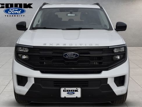 New 2026 Ford Expedition Active RWD image 2