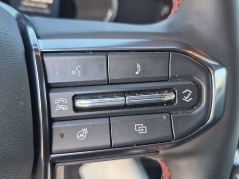 Used 2024 GMC Canyon AT4X image 27