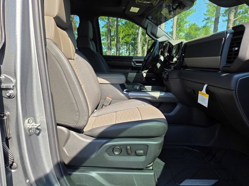 New 2026 Chevrolet Silverado 2500 ZR2 AWD/4WD image 26