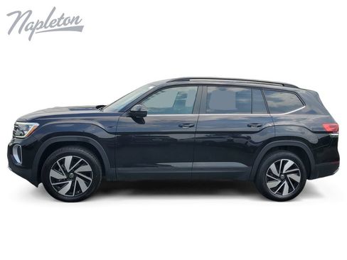 Used 2025 Volkswagen Atlas SE FWD image 2