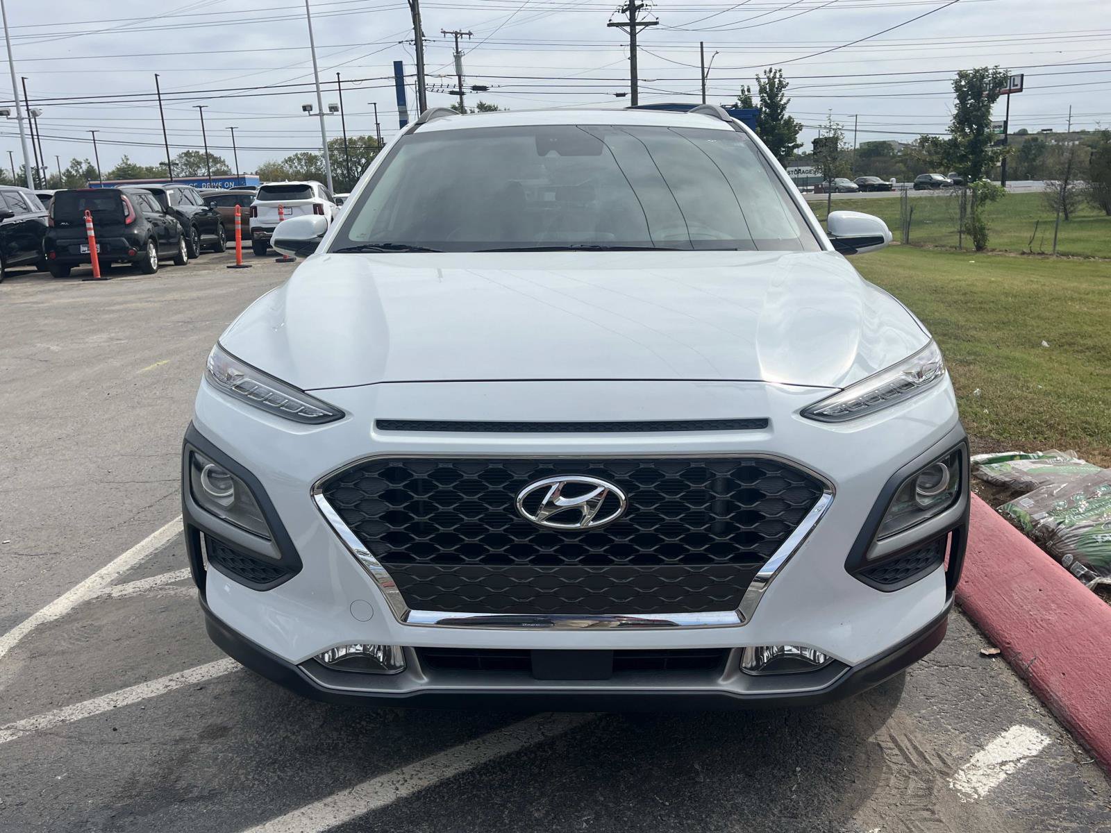 Used 2021 Hyundai Kona Ultimate FWD image 2