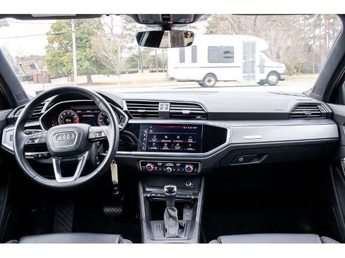 Used 2022 Audi Q3 2.0T Premium Plus image 13