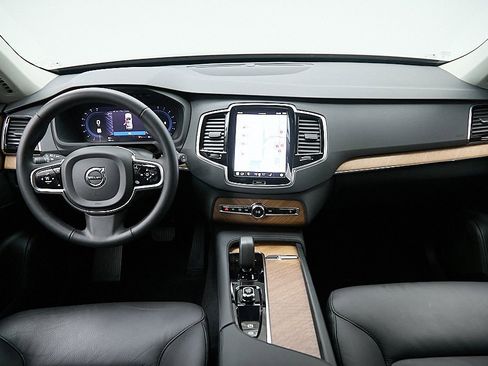 Used 2024 Volvo XC90 B6 Plus w/ Protection Package image 27