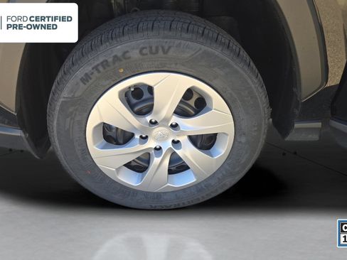 Used 2024 Toyota RAV4 LE AWD/4WD image 19