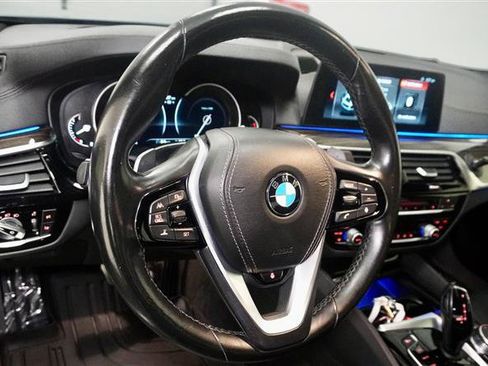 Used 2018 BMW 540i xDrive image 11