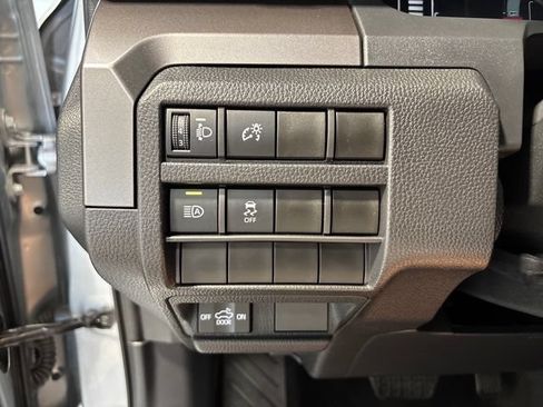 Used 2025 Toyota Tacoma SR5 AWD/4WD image 14