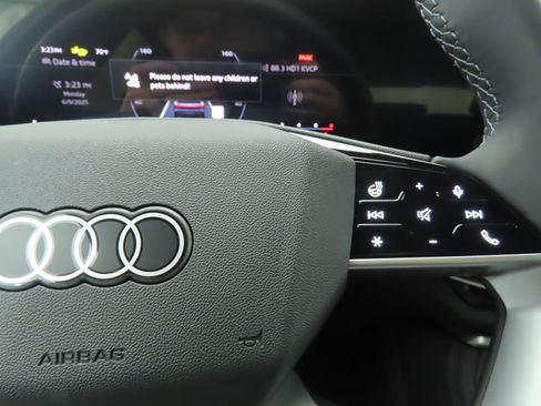 Used 2025 Audi Q5 Premium Plus w/ Premium Plus image 13