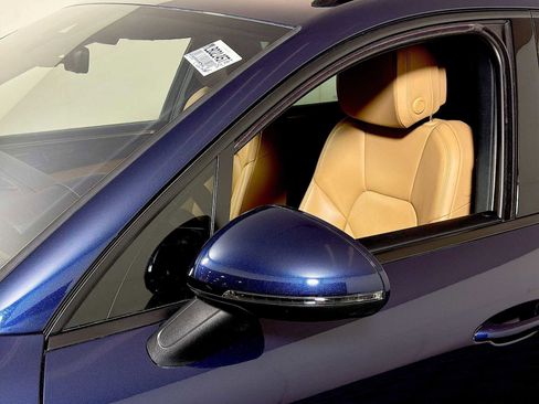 Used 2021 Porsche Macan image 30