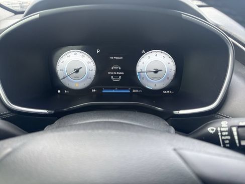 Used 2022 Hyundai Santa Fe Limited FWD image 11