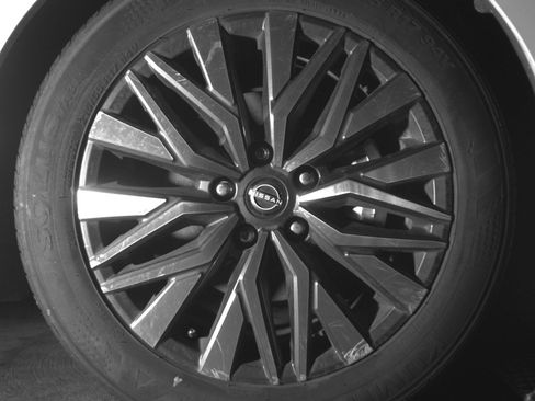 Used 2025 Nissan Altima 2.5 SV image 13