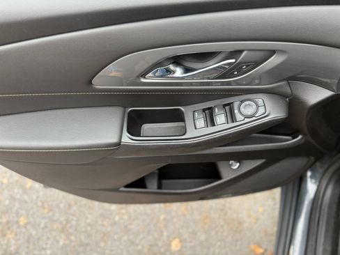 Used 2019 Chevrolet Traverse LT image 26