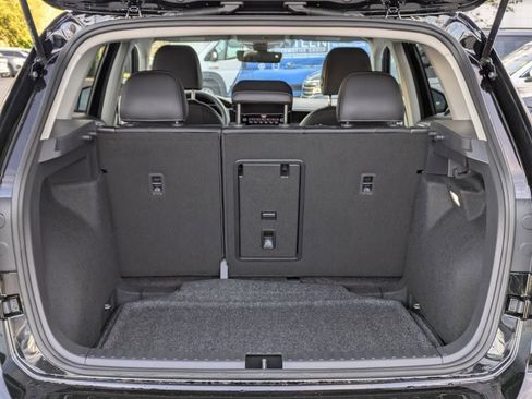 New 2026 Volkswagen Taos SE image 13