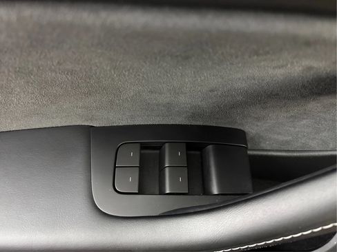 Used 2023 Tesla Model Y Long Range AWD/4WD image 41