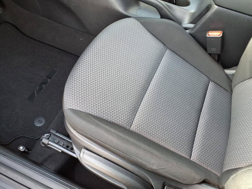 Used 2025 Kia Soul LX w/ LX Technology Package FWD image 20