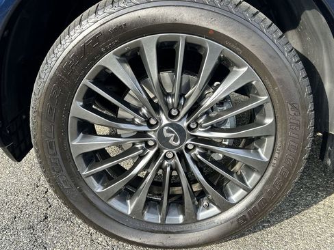 Certified 2024 INFINITI QX80 Premium Select w/ Cargo Package image 10