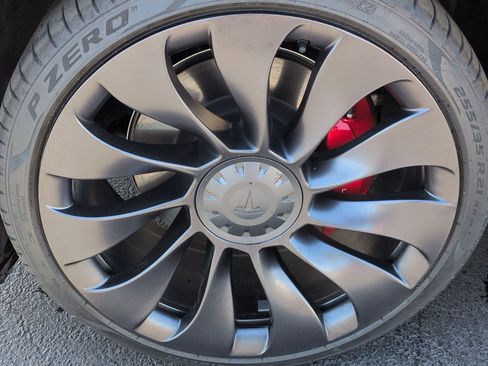 Used 2022 Tesla Model Y Performance AWD/4WD image 13