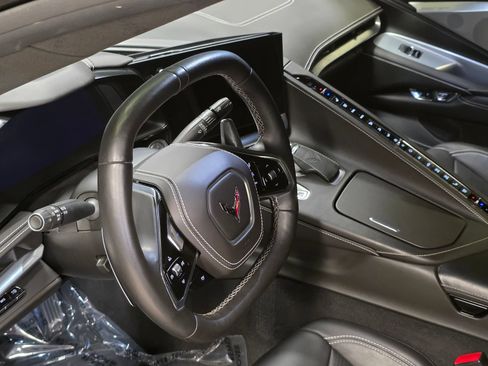 Used 2022 Chevrolet Corvette Stingray Premium Cpe w/ Z51 Performance Package RWD image 23