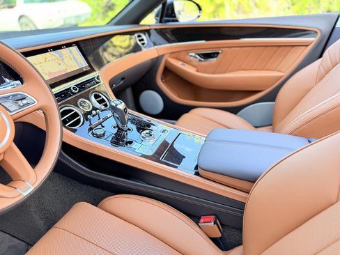 Used 2024 Bentley Continental GT V8 AWD/4WD image 31