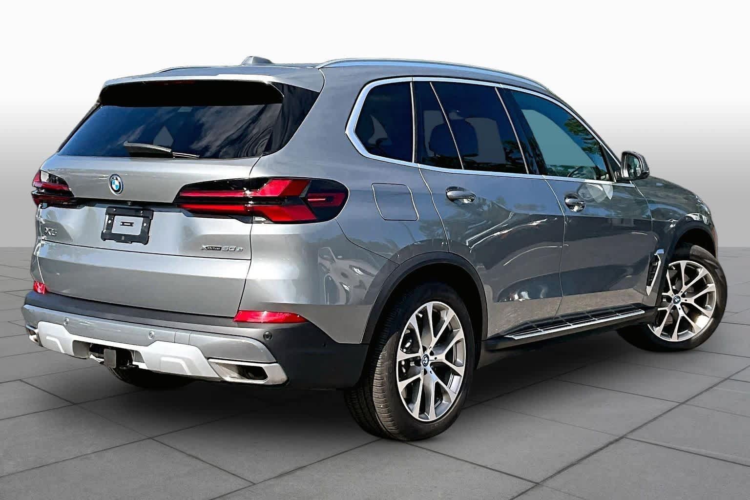 Used 2024 BMW X5 xDrive50e w/ Premium Package AWD/4WD image 13