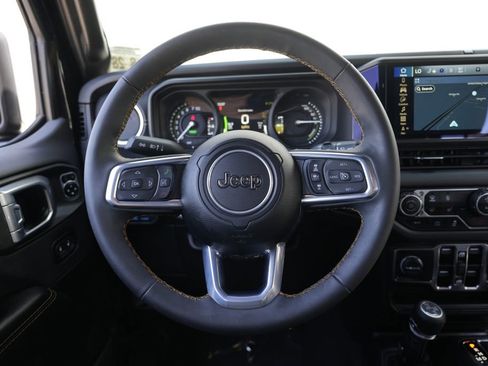 Used 2024 Jeep Wrangler Unlimited Sahara w/ Technology Group AWD/4WD image 45