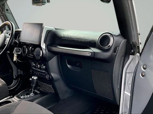 Used 2017 Jeep Wrangler Unlimited Sport w/ Quick Order Package 24S AWD/4WD image 26