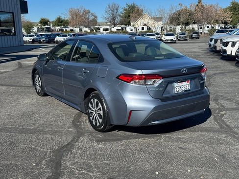 Used 2022 Toyota Corolla LE image 3