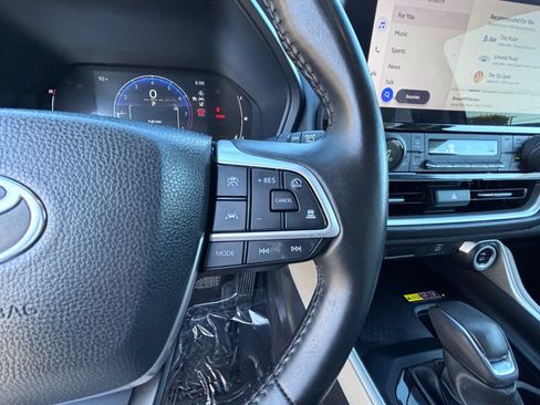 Used 2024 Toyota Grand Highlander FWD image 25