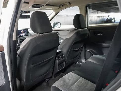 Used 2021 Nissan Rogue SV image 18