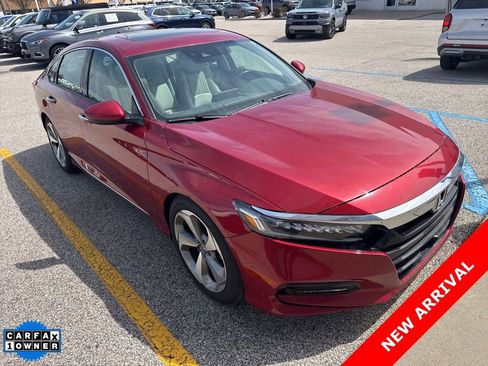 Used 2018 Honda Accord Touring image 3