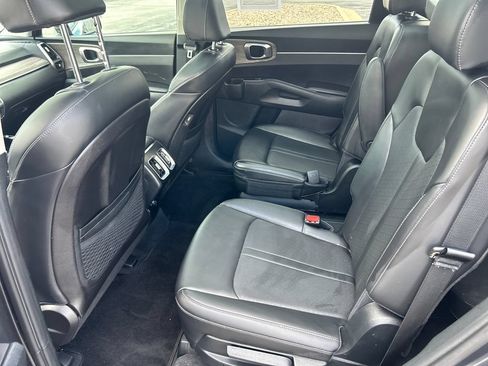 Used 2023 Kia Sorento EX w/ Panoramic Sunroof Package FWD image 24