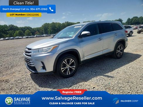 Used 2019 Toyota Highlander LE FWD image 1