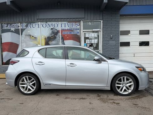 Used 2015 Lexus CT 200h FWD image 2