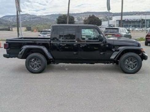 New 2026 Jeep Gladiator Sport image 4