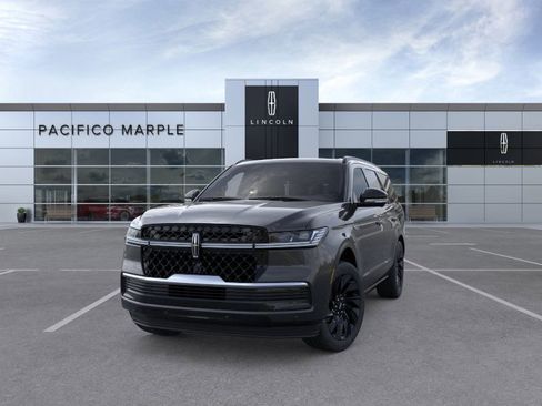 New 2026 Lincoln Navigator Reserve w/ Jet Appearance Package image 2