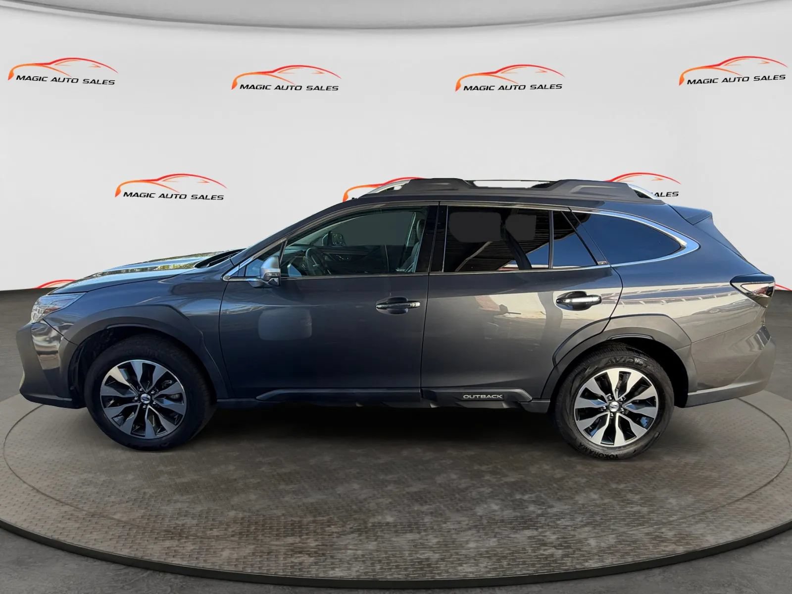 Used 2023 Subaru Outback Touring AWD/4WD image 7