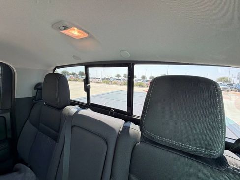 Used 2025 Nissan Frontier SV AWD/4WD image 27