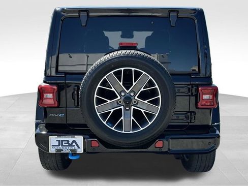 Used 2023 Jeep Wrangler Unlimited Sahara image 27