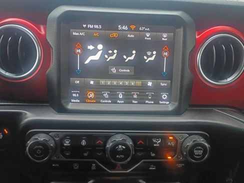 Used 2023 Jeep Wrangler Unlimited Rubicon w/ Cold Weather Group AWD/4WD image 4