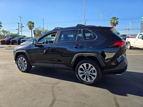 Used 2023 Toyota RAV4 XLE Premium image 3