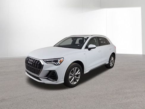 Used 2025 Audi Q3 2.0T Premium image 2