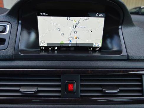 Used 2016 Volvo XC70 T5 Premier w/ Proximity Package image 23