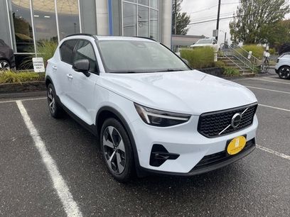 New 2026 Volvo XC40 B5 Plus w/ Protection Package Premier